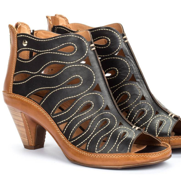 pikolinos java gladiator sandal